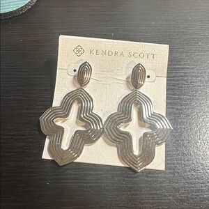 Kendra Scott Excellent Condition Abbie Silver Metal Statement Earrings